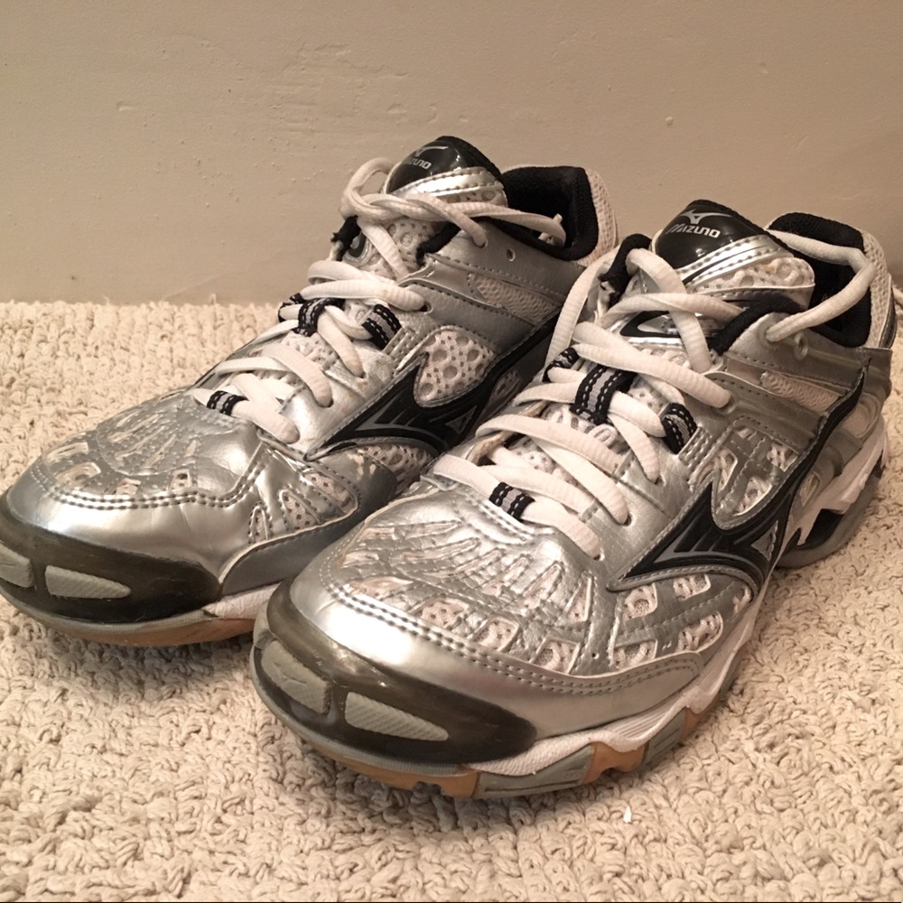 Mizuno Indoor Volleyball Shoes Sz 7